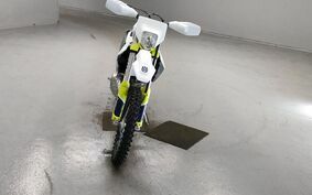 HUSQVARNA  TE300i UTA2