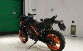 KTM 890 DUKE R 2023