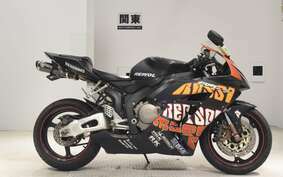 HONDA CBR1000RR 2005 SC57