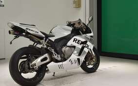 HONDA CBR1000RR 2004 SC57