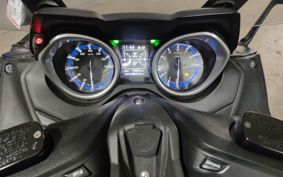 YAMAHA T-MAX 530 DX SJ15J