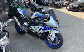 BMW HP4 2014 0D01