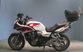 HONDA CB1300SB SUPER BOLDOR A 2005 SC54