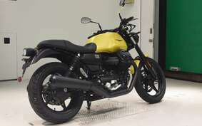 MOTO GUZZI V7 STONE 2023