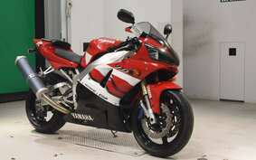 YAMAHA YZF-R1 2000 RN04