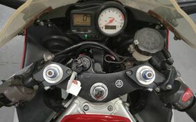 YAMAHA YZF-R6 1999 RJ031