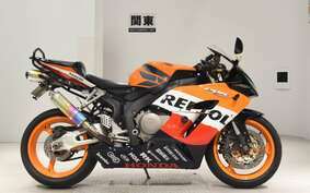 HONDA CBR1000RR 2005 SC57