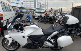 HONDA VFR1200F 2011 SC63