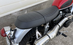 TRIUMPH  TRIUMPH  BONNEVILLE 900 2015 TJ9157