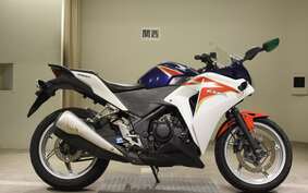 HONDA CBR250R MC42