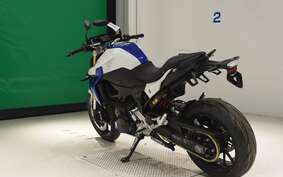 BMW F900R 2024