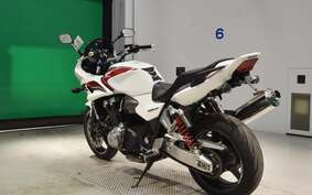 HONDA CB1300SB SUPER BOLDOR A 2013 SC54