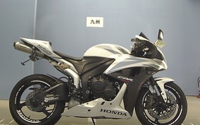 HONDA CBR600RR GEN 3 PC40