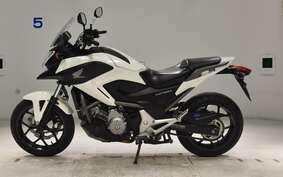 HONDA NC 700 X LD A 2013 RC63