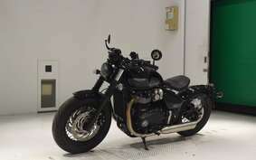 TRIUMPH BONNEVILLE BOBBER 2021