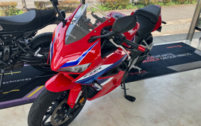 HONDA CBR650R E-CLUTCH 2024 RH17