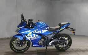 SUZUKI GIXXER 250 SF 不明