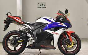 HONDA CBR600RR GEN 3 2010 PC40