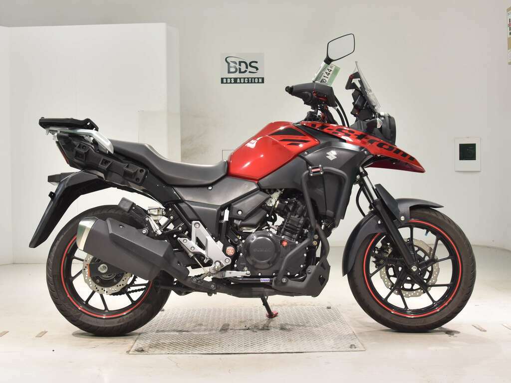 Suzuki v Strom 250