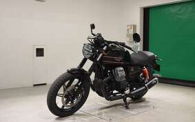 MOTO GUZZI V7 STONE 2023