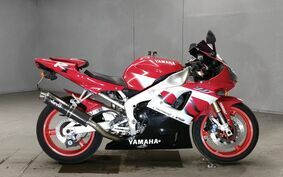 YAMAHA YZF-R1 2000 RN04