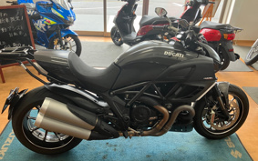DUCATI  DUCATI DIAVEL CARBON 2013 ZDMG100ABCB