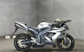 YAMAHA YZF-R1 2004 RN13