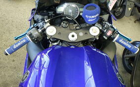 YAMAHA YZF-R1 2004