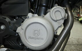 HUSQVARNA NUDA900 2013