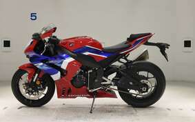 HONDA CBR1000RR R 2024 SC82