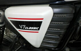 MOTO GUZZI V7 CLASSIC 2011