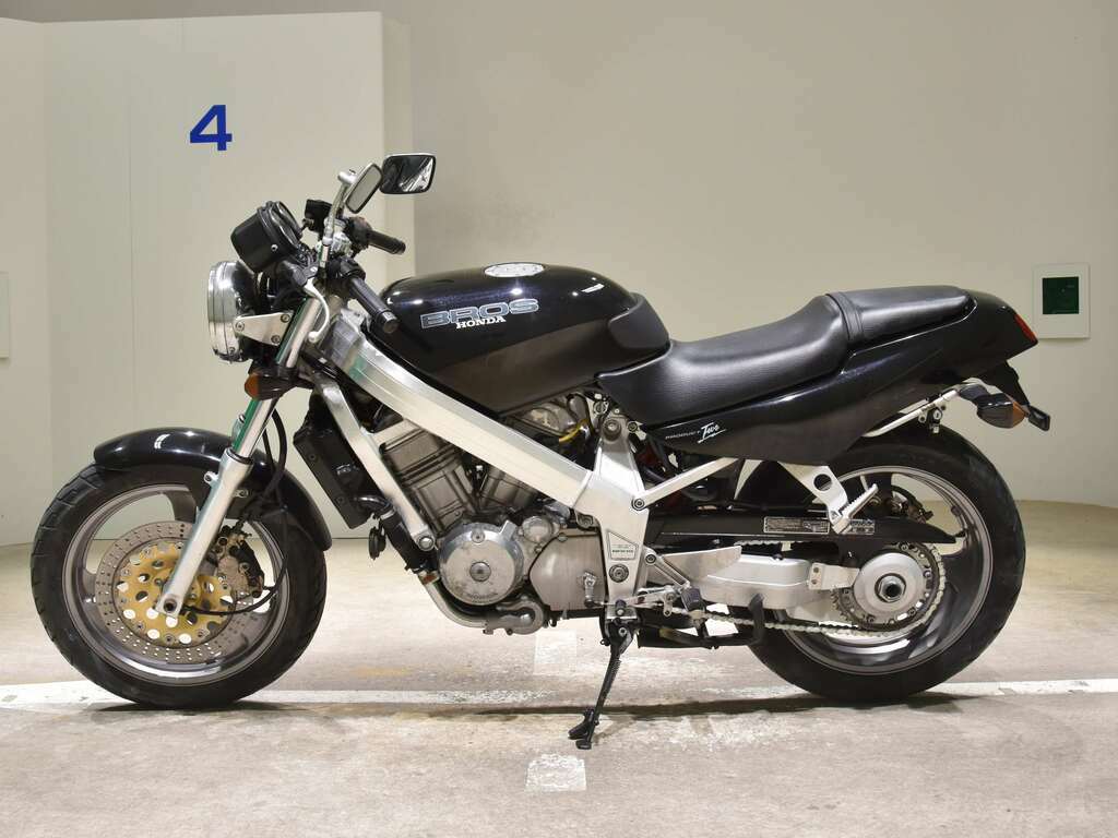 Мотоцикл honda bros 400