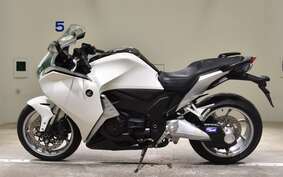 HONDA VFR1200F 2010 SC63