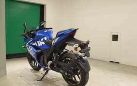 SUZUKI GIXXER 250 SF