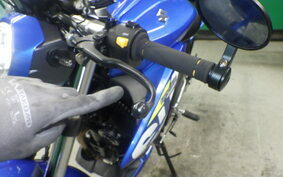 SUZUKI GIXXER 250