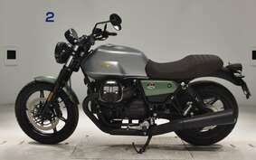 MOTO GUZZI V7 STONE 2022