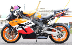 HONDA CBR1000RR 2004 SC57