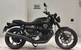 MOTO GUZZI V7 STONE 2023