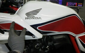 HONDA CB400 SUPER BOLDOR VTEC 2011 NC42