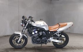 YAMAHA FZ400 4YR