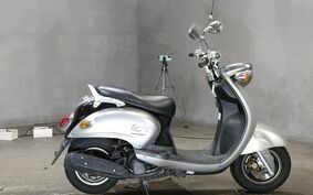 YAMAHA VINO 125 SE24