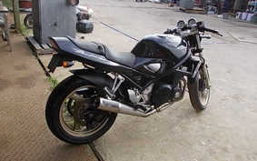 SUZUKI BANDIT 400 GK75A