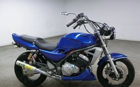 SUZUKI GSX250FX ZR250C