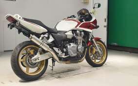 HONDA CB1300SB SUPER BOLDOR A 2005 SC54