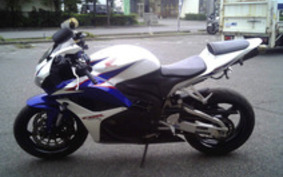 HONDA CBR600RR 2011 PC40