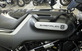 HUSQVARNA SVARTPILEN 250