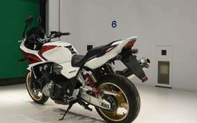 HONDA CB1300SB SUPER BOLDOR A 2010 SC54