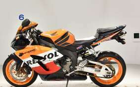 HONDA CBR1000RR 2015 SC57