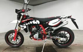 SWM  SM125Rファクトリー B201