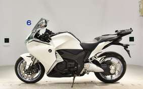 HONDA VFR1200F DCT 2013 SC63